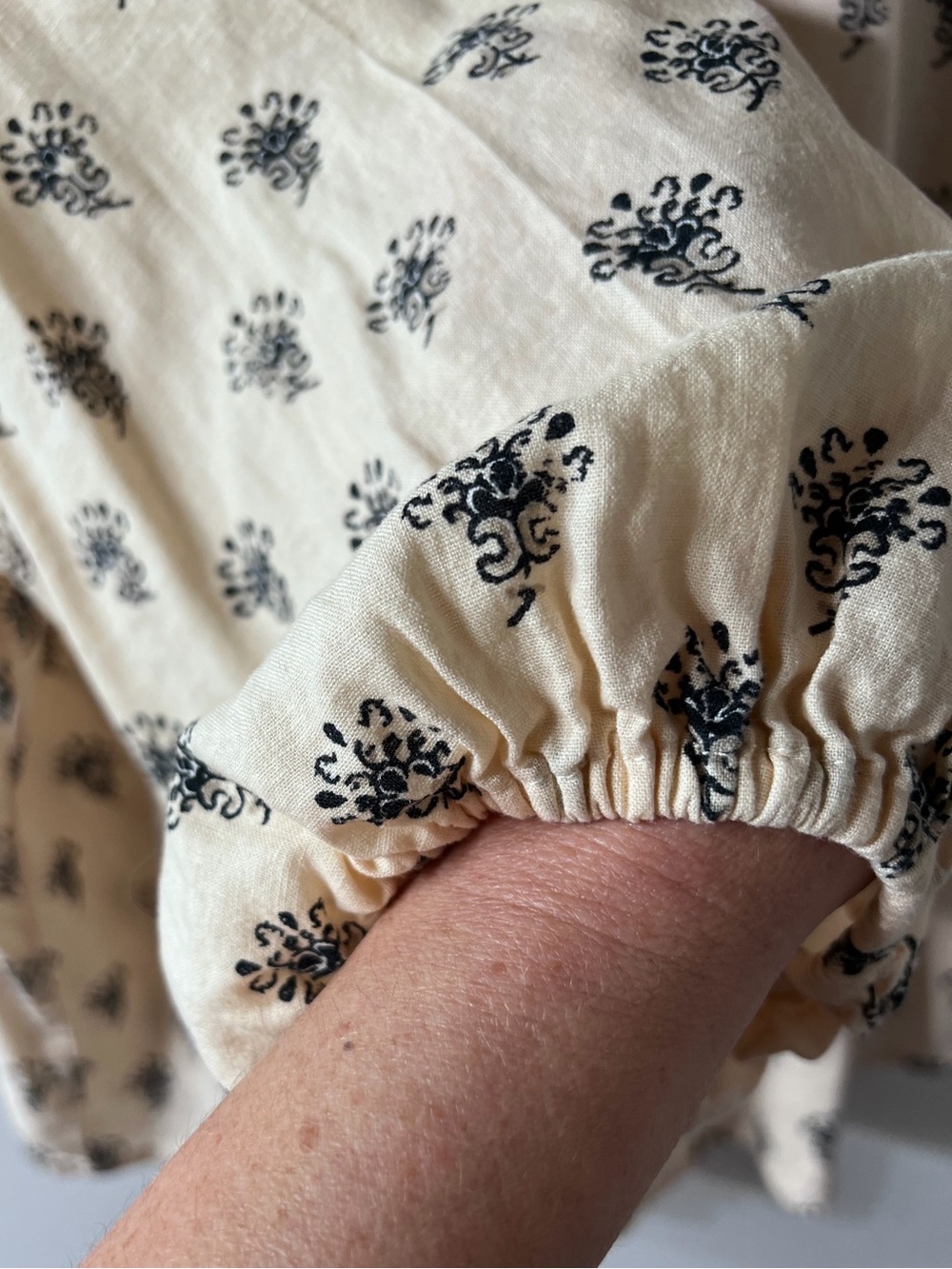 A New Day. Light Cream Floral Tie-Neck Blouse. Medium. - Picture 4 of 4